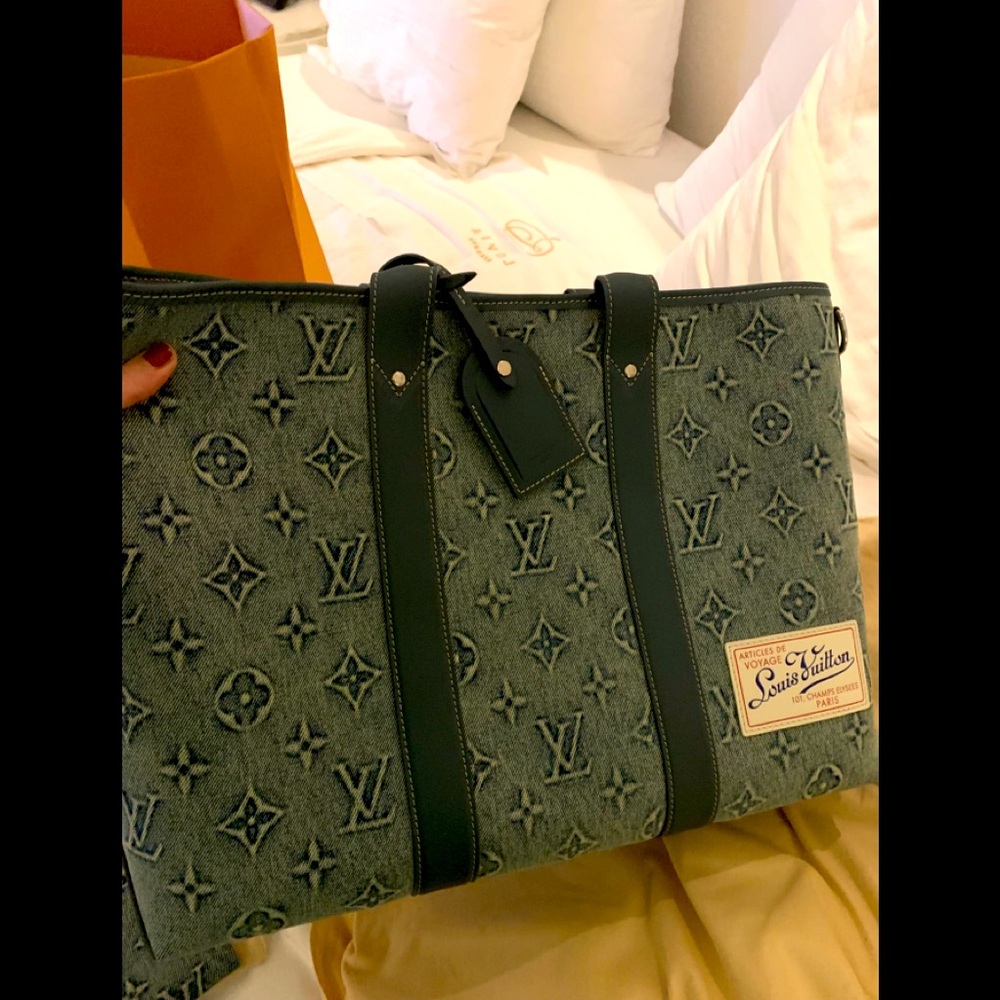 Large new  limited edition  authentic, unisex,denim  Louis  Vuitton travel bag